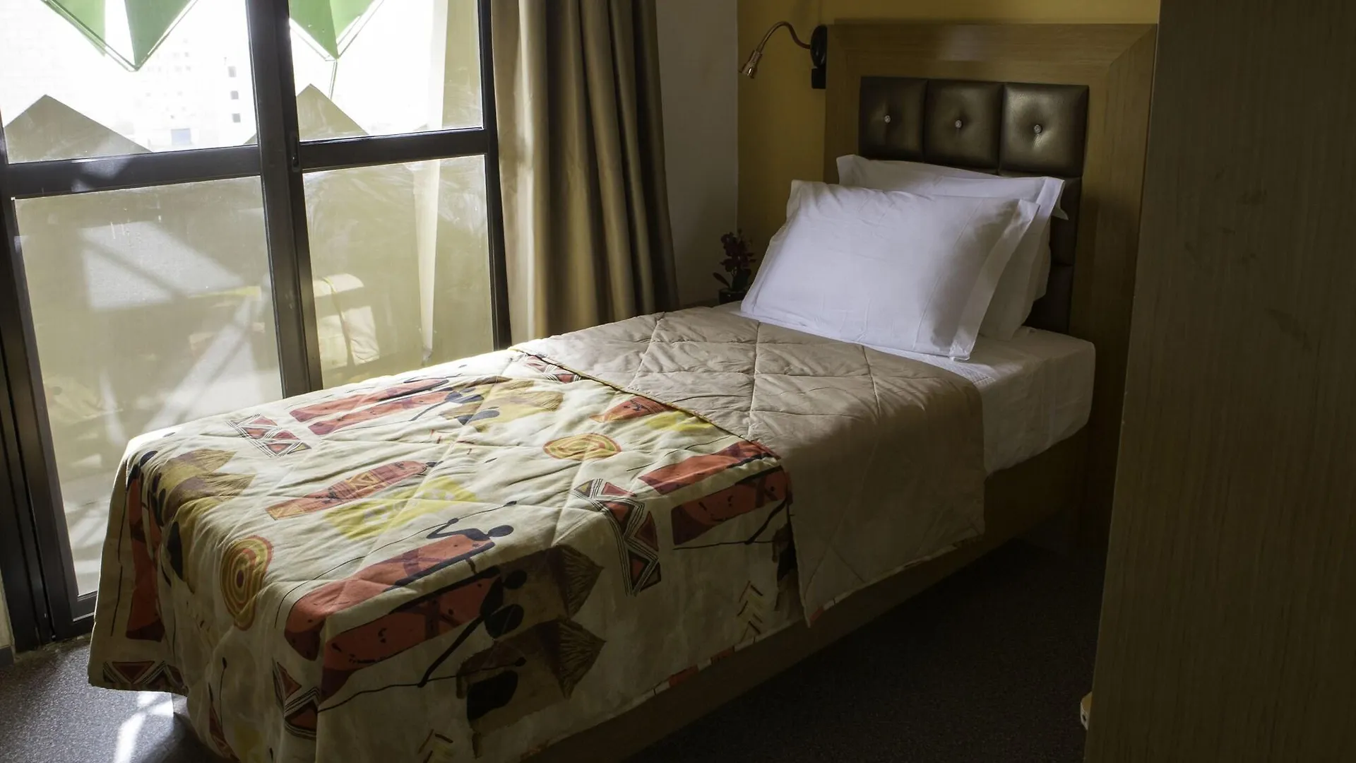 Wakola Hotel Fass Dakar Senegal
