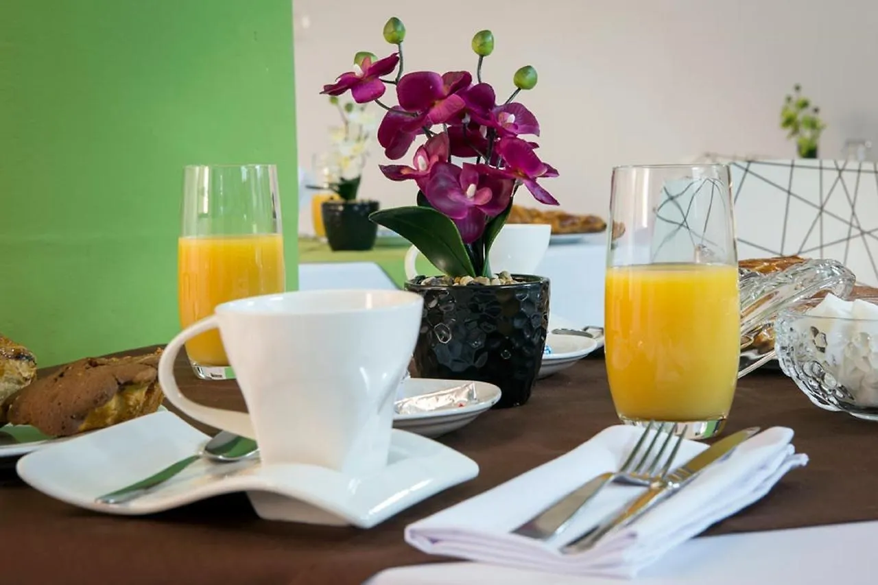 Wakola Hotel Fass Dakar